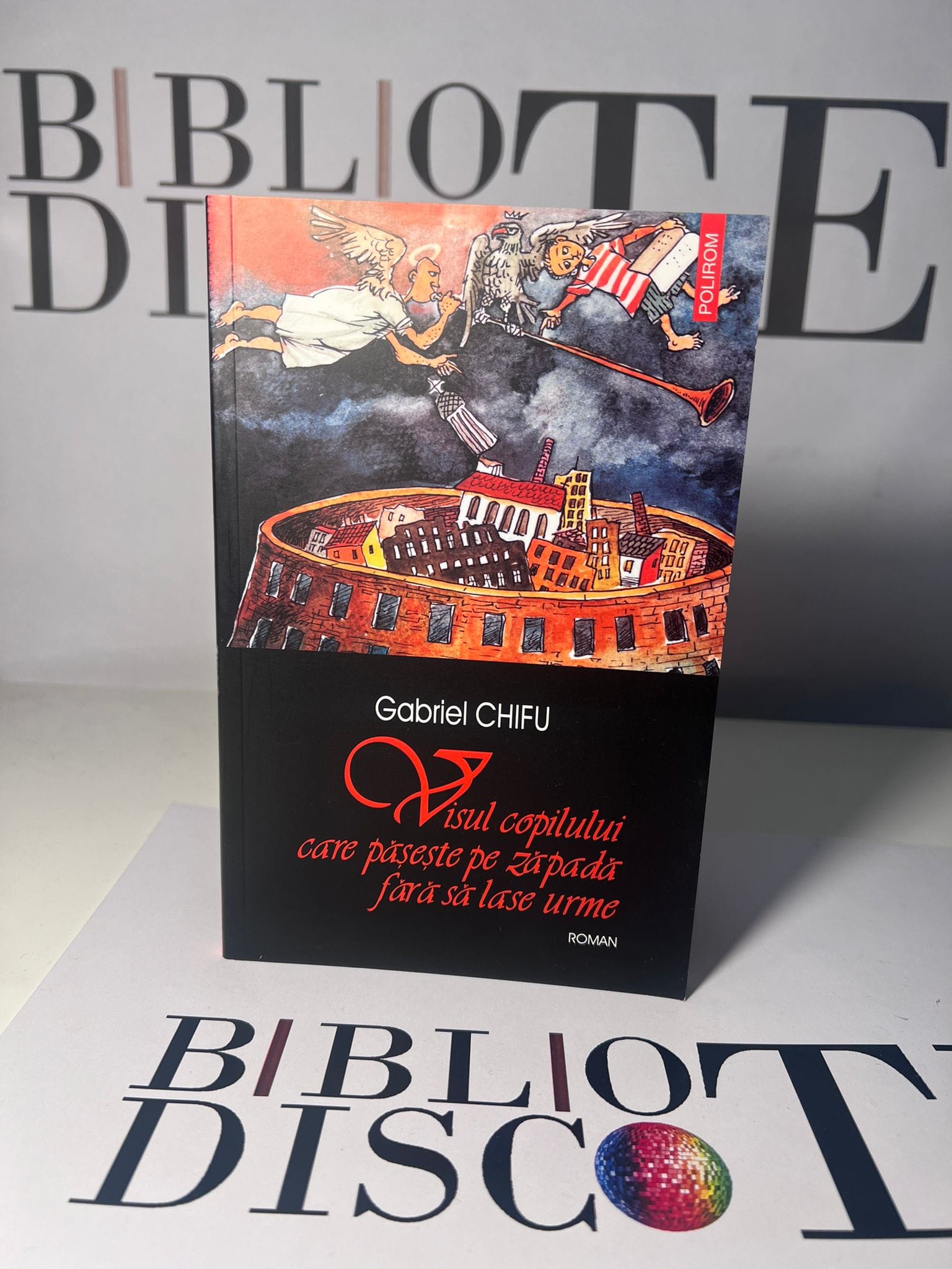 Visul copilului care pășește pe zăpadă fără să lase urme