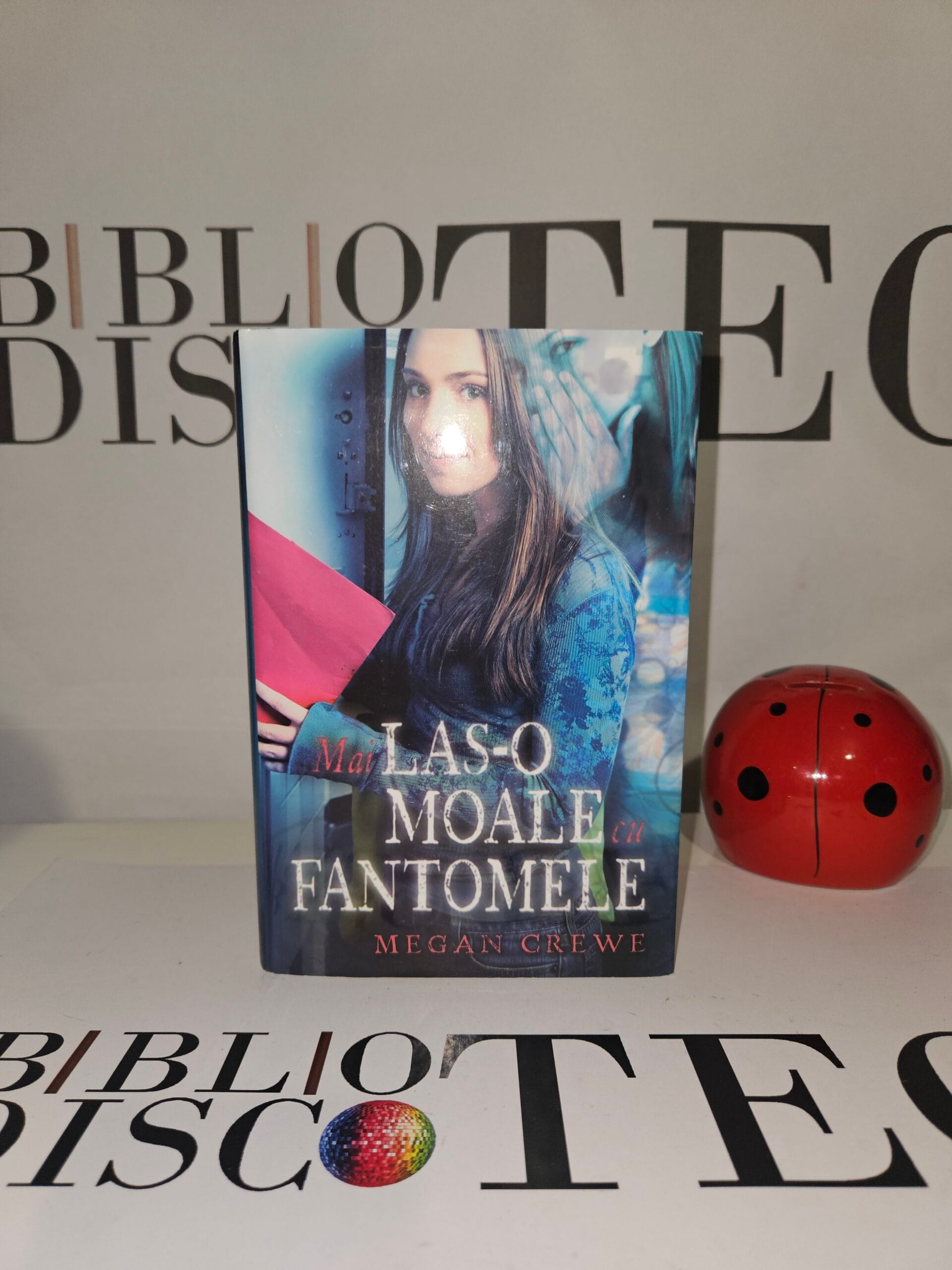 Mai las-o moale cu fantomele