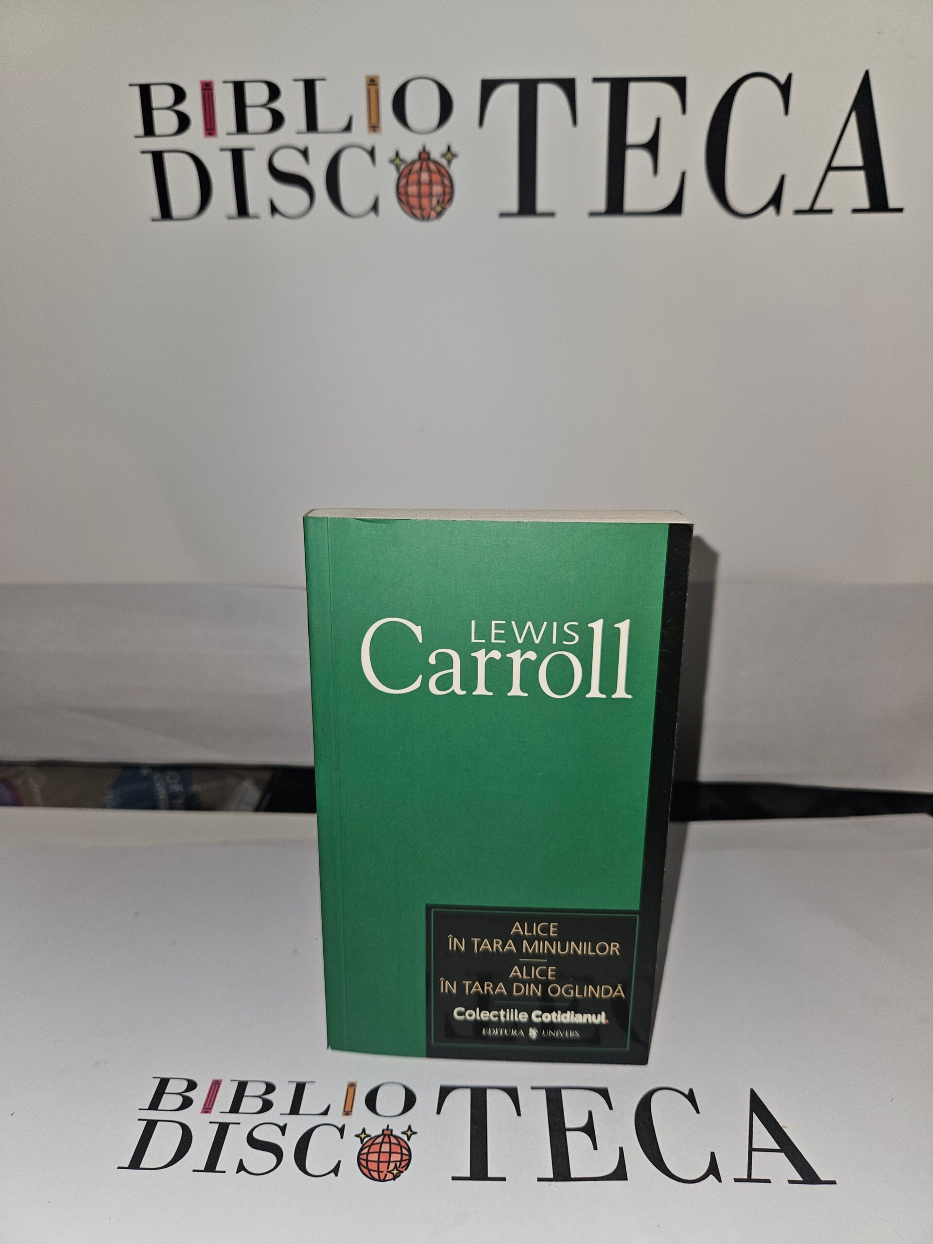 Alice in Tara Minunilor. Alice in Tara din Oglinda