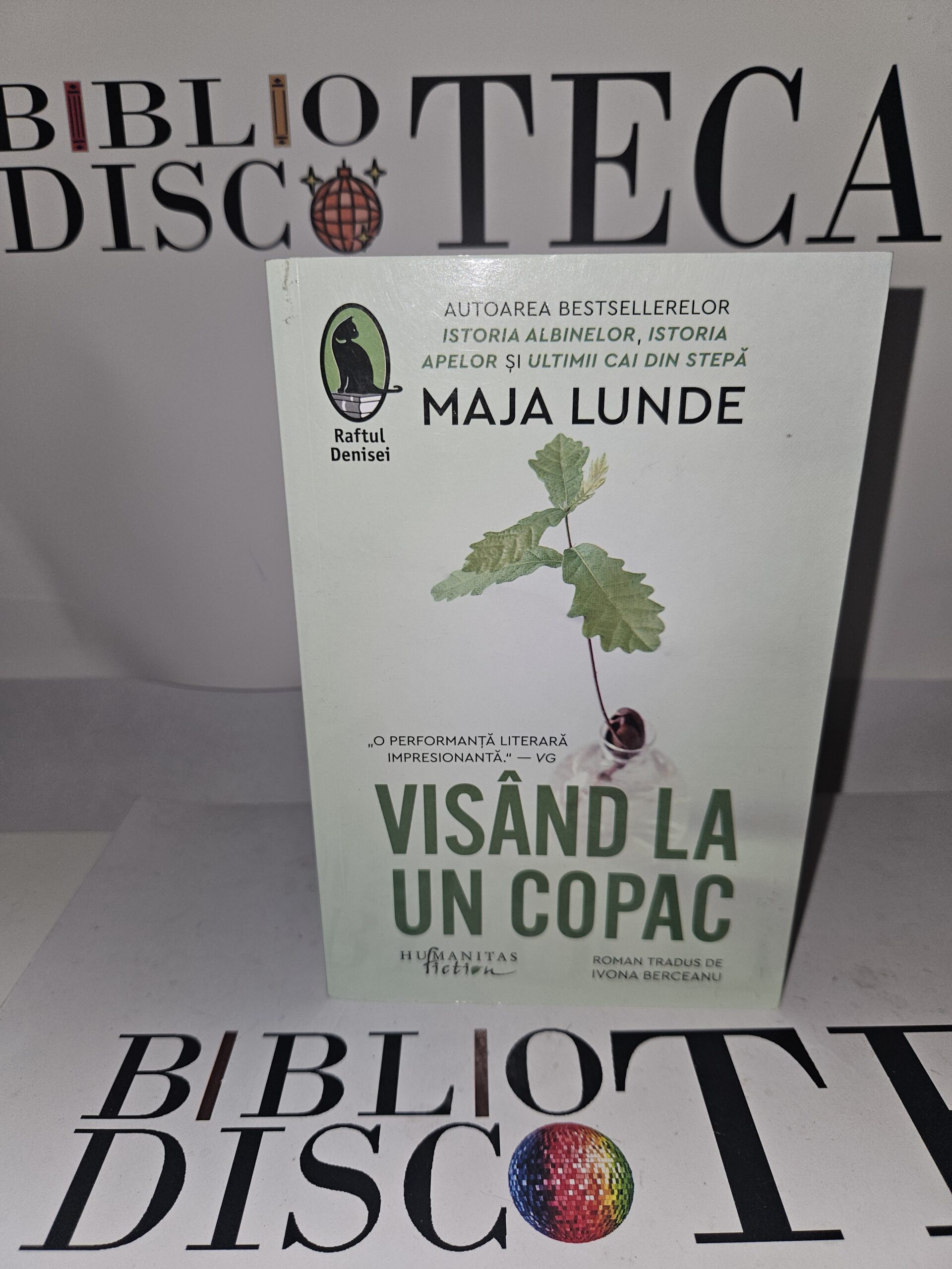 Visand la un copac