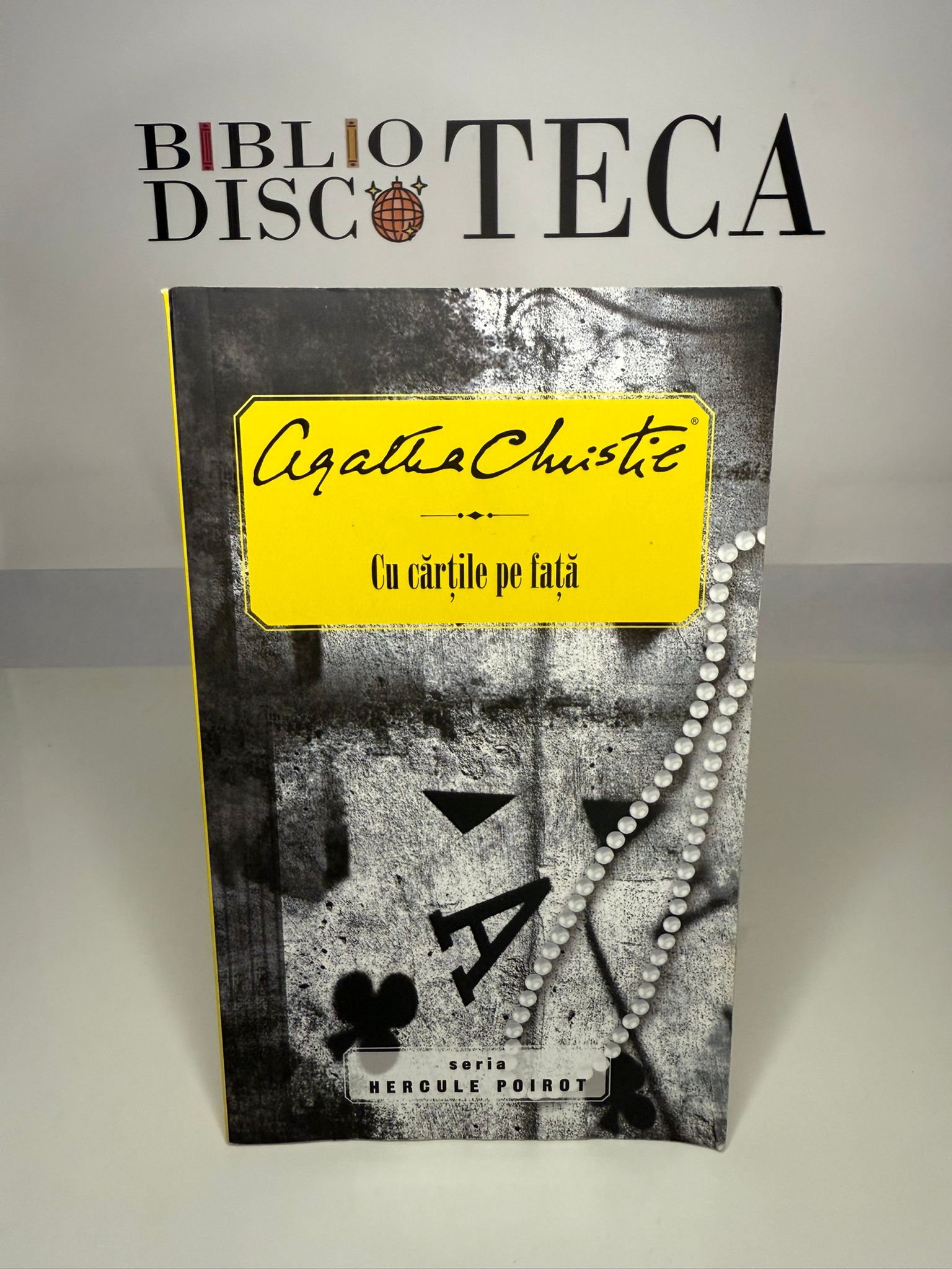 Cu cărțile pe față