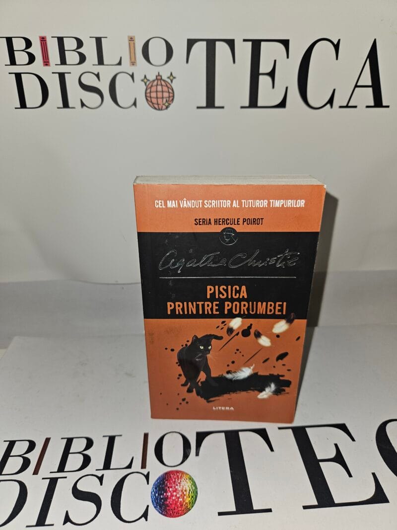 Pisica printre porumbei